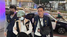 謝姓運將疑似殘忍虐殺無辜毛孩，遭警方帶回釐清案情。（圖／記者黃翎瑄攝）