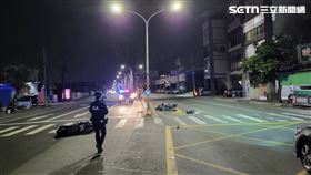 高雄大寮區28日發生機車碰撞事故。（圖／翻攝畫面）