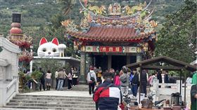 ▲巨大招財貓吸引民眾打卡（圖／翻攝自太麻里福興宮土地公廟粉絲專頁）