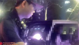 台北信義區一蘭拉麵前，1日凌晨因抽菸問題爆發衝突。（圖／翻攝畫面）