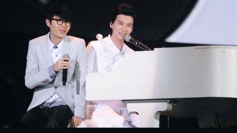 嚴爵視方大同為神！悲悼「天國玩音樂了」