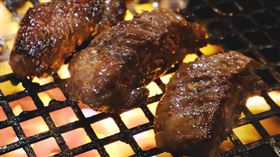 「牛角日本燒肉專門店Taiwan Gyu-Kaku」臉書粉專貼出聲明稿強調，已和顧客完成聯繫，並致上十二萬分的歉意，往後我們會更加注意店內的環境衛生，避免相同的狀況再次發生。（圖／翻攝自牛角日本燒肉專門店粉專）