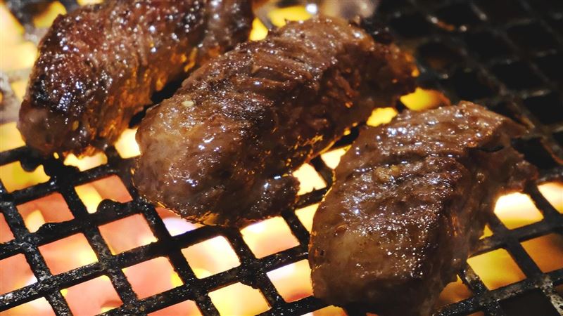 他開燒肉店遭投訴「味怪異」警疑人肉上桌