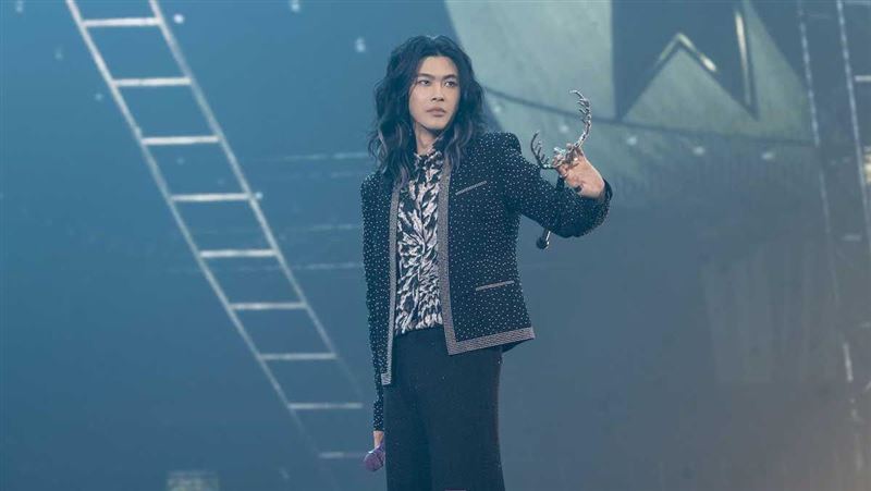 麋先生聖皓台上哭了　二度中斷演出原因曝