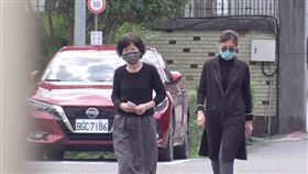 陳珮琪、柯美蘭低調走出北所，接見時間長達30分鐘。（圖／翻攝畫面）