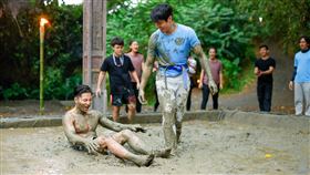 胡宇威（右）、楊奇煜比賽角力火力全開。（圖／公視提供）