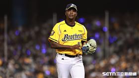 ▲火腿交流賽，中信兄弟先發投手德保拉。（圖／記者劉彥池攝影）