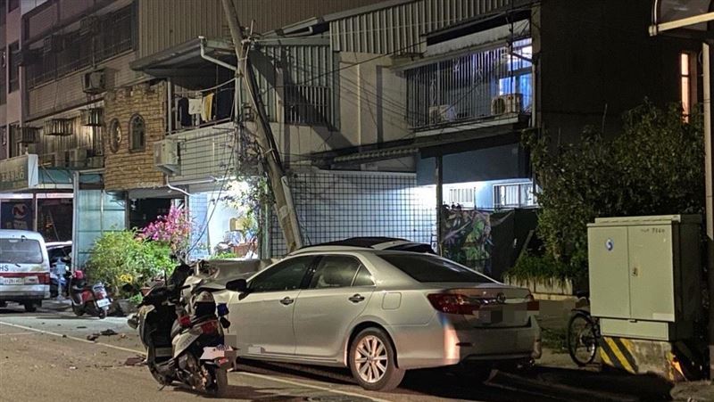 酒駕男連撞6車惹民怨！秒孬雙手合十道歉