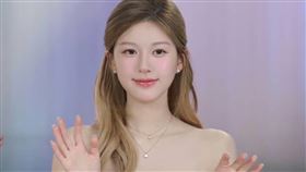 趙露思復工直播帶貨。（圖／翻攝自微博）