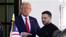 美國總統川普與烏克蘭總統澤倫斯基2月28日在白宮會面，成為全球焦點。（圖／美聯社／達志影像）