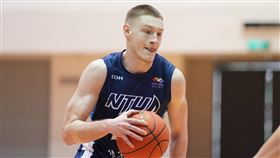 ▲臺灣藝大喬納森告別大學生涯。（圖／大專體總提供）