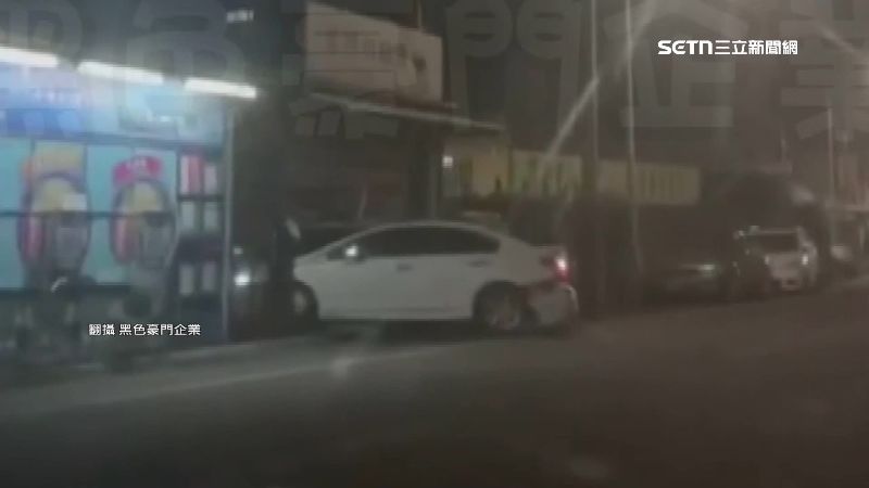 感情糾紛引不滿　高雄鍋燒麵店遭車衝撞