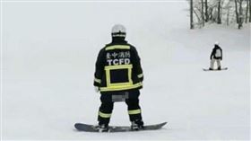 台中消防「穿工作服」赴日滑雪！官員傻眼