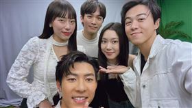 劉丞（前左起）、游書庭，李又柔（後左起）、杜韋立、鄧雨忱（圖／艾迪昇）