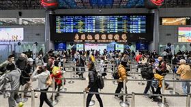 228連假結束後今年還有4個連假，民眾翻行事曆一看滿意到不行。（示意圖／報系資料照）