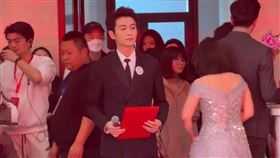 陳曉離婚後首露面（圖／翻攝自新浪娛樂）