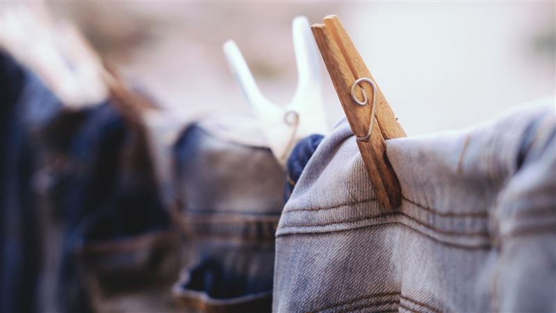 牛仔褲別直接丟洗衣機！UNIQLO教正確洗法