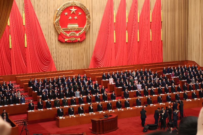 中國第14屆全國人大三次會議5日上午正式開幕，中國國務院總理李強在人民大會堂做政府工作報告，表示今年經濟成長率目標為5%左右