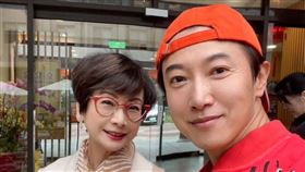 陳鴻跟葉樹珊同台。（圖／陳鴻提供）