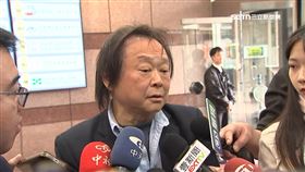 搶召柯英槓1200。王世堅。