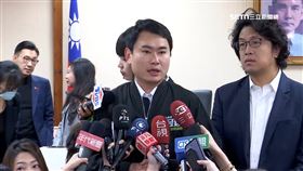 搶召柯英槓1200。陳冠廷。