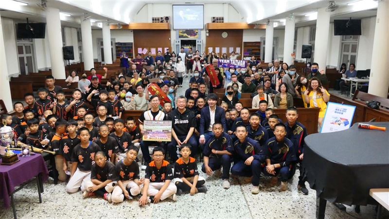 瘋國球！巴克禮人文講座傳承台灣棒球精神