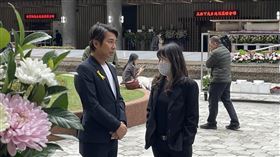 謝承均今現身導演姜寧母親告別式。（圖／記者趙浩雲攝影）