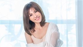 50歲教唱天后楊惠絜踏入歌壇。（圖／翻攝自臉書）