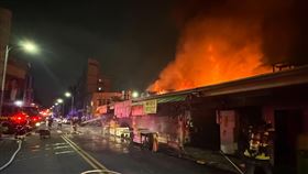 第五市場,台中,大火,老店,祝融,阿彬爌肉飯,樂群早餐,太空紅茶冰（圖／翻攝畫面）