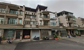 林男平時與母親同住82區，這裡專門出租給學生和外籍移工。（圖／翻攝自google街景畫面）