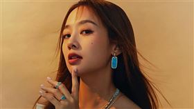 鬼鬼先前無預警宣布生女兒。（圖／翻攝自鬼鬼臉書）