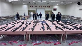 太陽聯盟,槍枝,幫派,突擊步槍（圖／記者羅欣怡攝影）