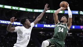 ▲「字母哥」安戴托昆波（Giannis Antetokounmpo）達成生涯2萬分里程碑。（圖／美聯社／達志影像）