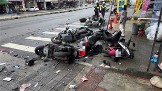 新莊男開車打瞌睡！爆衝撞爛路邊車