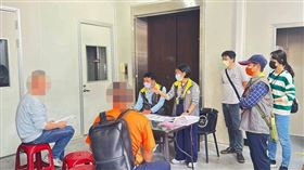 5日執行署拍賣李男名下海順國際食品有限公司機器設備包括粉體混合機、包裝機等共30件。（執行署提供／紀爰高雄傳真）