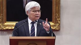 魏哲家：台灣2025年要蓋11生產線且會加速台積電擴大赴美投資引關注，甫從美國回台的台積電董事長魏哲家（圖）6日在總統府記者會中表示，加大美國投資並不會影響台灣的投資，台灣2025年就要蓋11個生產線，且會加速。中央社記者徐肇昌攝  114年3月6日