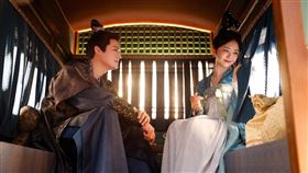 《蜀錦人家》譚松韻（右）首搭鄭業成擦出CP感。（圖／愛爾達電視提供）