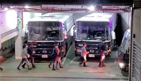 ▲北市精舍命案，王薀的3名護法繼續羈押禁見。（圖／翻攝畫面）