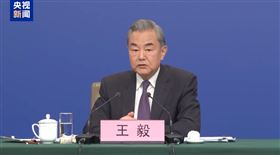 ▲中國外交部長王毅稱「台灣唯一稱謂是中國台灣省」，《央視新聞》製圖喊「一起轉發」。（圖／翻攝自央視新聞微博）