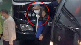 王薀在其所創辦的佛學精舍被信徒尊稱為老師、上師，更灌輸信徒上師就是「神佛」