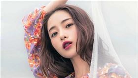 石原聰美嫁上班族老公四年了。（圖／翻攝自IG）