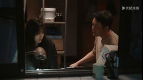 青春愛情電視劇《難哄》由中國藝人白敬亭和章若楠主演。（圖／翻攝自微博）