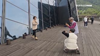 蘭陽博物館隱藏NPC！志工化身攝影師拍照