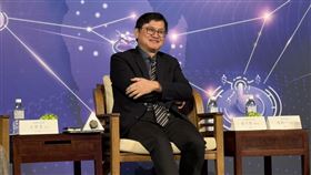 談台積電擴大赴美投資 童子賢：要相信魏哲家判斷針對台積電擴大在美投資1000億美元看法，代工廠和碩董事長童子賢7日出席論壇活動時呼籲，外界應信賴台積電董事長魏哲家的臨場判斷智慧。中央社記者吳家豪攝 114年3月7日