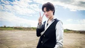 上村謙信涉嫌在香港性騷擾女翻譯員遭逮捕，遭公司解約。（圖／翻攝自X）