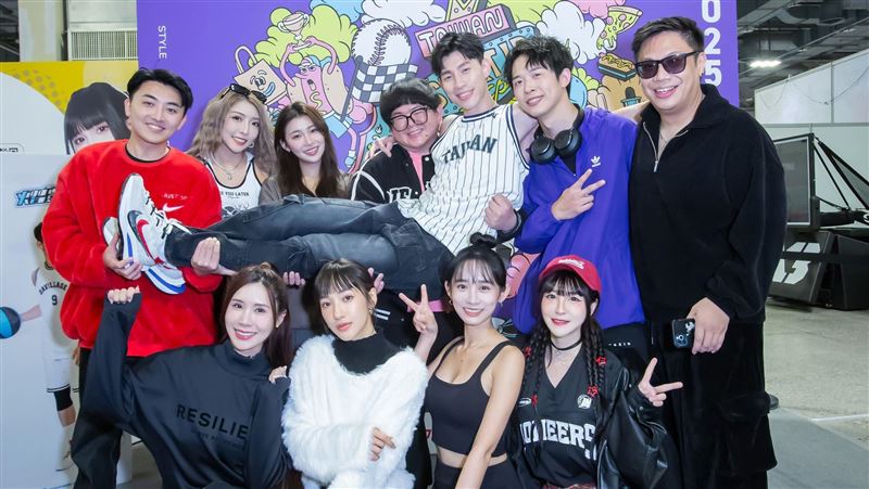 十指緊扣新歡　采子昔爆劈腿認愛首現身