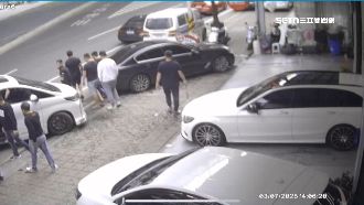 疑校園霸凌和解談不攏　家長撂人砸車叫囂