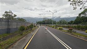 花蓮女騎士與曳引車碰撞慘死。（圖／翻攝畫面）