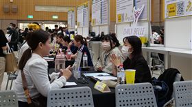 高市新媒體人才就業媒合會  吸引求職者參與高雄市政府青年局5日舉辦新媒體人才就業媒合會，現場有26家企業，釋出超過百項職缺，吸引不少求職者參與。（高市青年局提供）中央社記者林巧璉傳真  114年3月5日