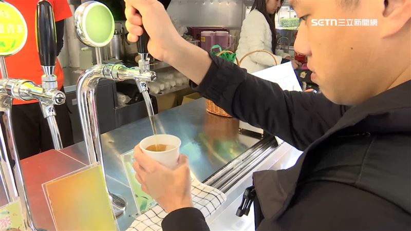 看準HBL決賽人潮　純喫茶推出茶飲拉霸機